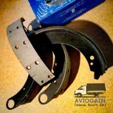 Задние/передние клепанные колодки на УАЗ / Волга